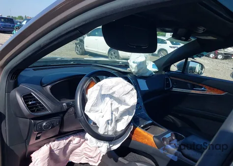 2019 Lincoln Nautilus Reserve from USA, damaged, VIN 2LMPJ8L98KBL30295